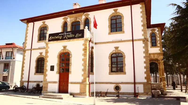 afyonkarahisar-ili-emirdag-belediye-baskanligi-3-memur-alacak.webp