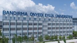 bandirma-onyedi-eylul-universitesi-4-sozlesmeli-personel-alacak.jpg