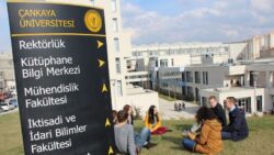 cankaya-universitesi-kampus-1648017798.jpg