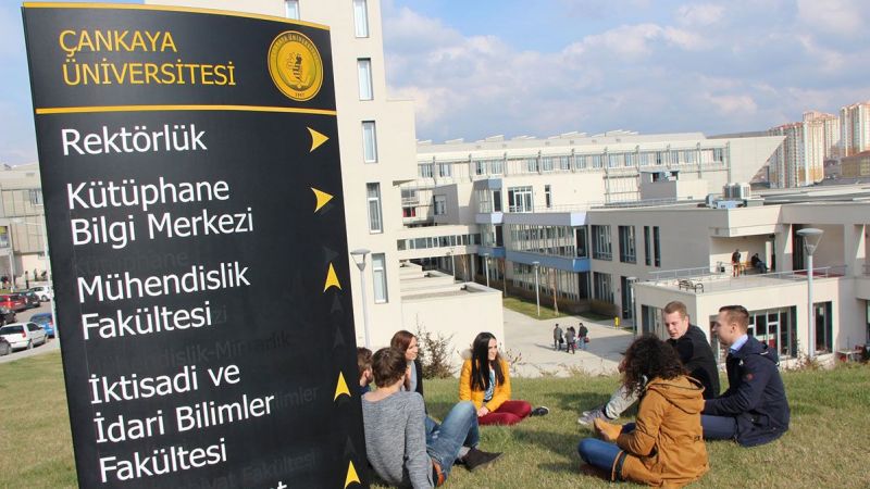 cankaya-universitesi-kampus-1648017798.jpg