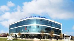 halic-universitesi-102-ogretim-uyesi-ile-51-arastirma-ve-ogretim-gorevlisi-alacak-1679468596.jpg