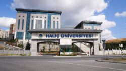 halic-universitesi-40-ogretim-uyesi-ile-14-arastirma-ve-ogretim-gorevlisi-alacak.jpg