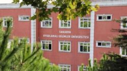 sakarya-uygulamali-bilimler-universitesi-49-sozlesmeli-personel-alacak.jpg