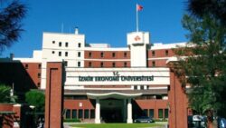 zmir-ekonomi-universitesi-10-ogretim-uyesi-alacak-1660805173.jpg