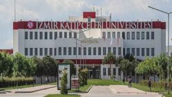 zmir-katip-celebi-universitesi-18-arastirma-ve-ogretim-gorevlisi-alacak-1734932894.jpg